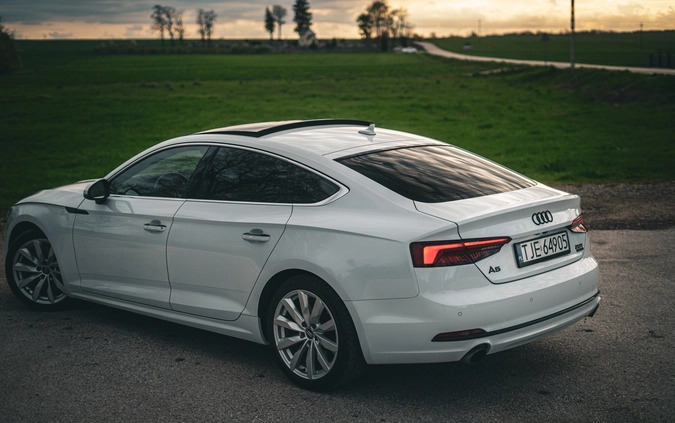 Audi A5 cena 117000 przebieg: 61999, rok produkcji 2017 z Gniezno małe 121